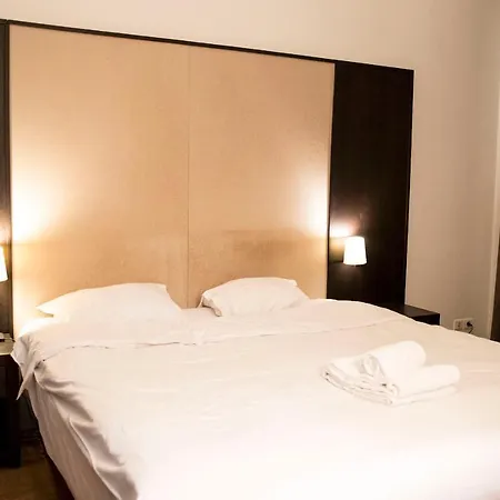 Private Apartments - Parc Monceau - Courcelles Apartment